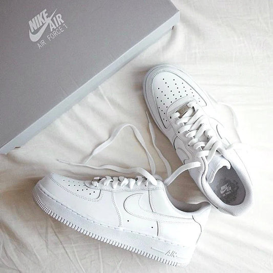 NIKE AIR FORCE 1 WHITE